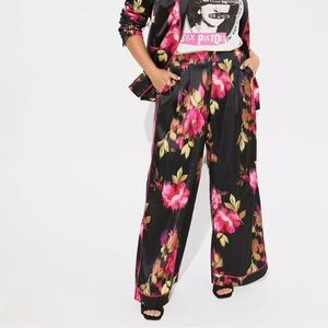 Torrid Wide Leg Satin High Rise Pant (Size 2X Tall)